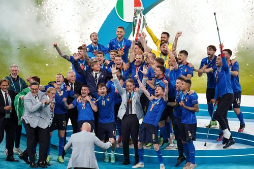 意大利欧洲杯决赛合影（意大利队欧洲杯决赛）