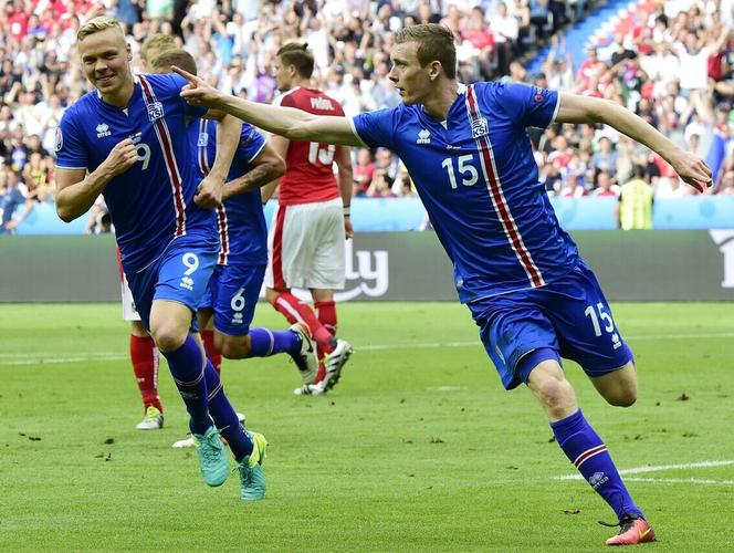 冰岛对欧洲杯点球（冰岛对欧洲杯点球比赛）